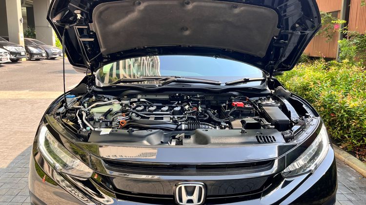 Honda Civic 2017 1.5 Turbo RS Sedan เบนซิน ไม่ติดแก๊ส เกียร์อัตโนมัติ ดำ รูปที่ 2