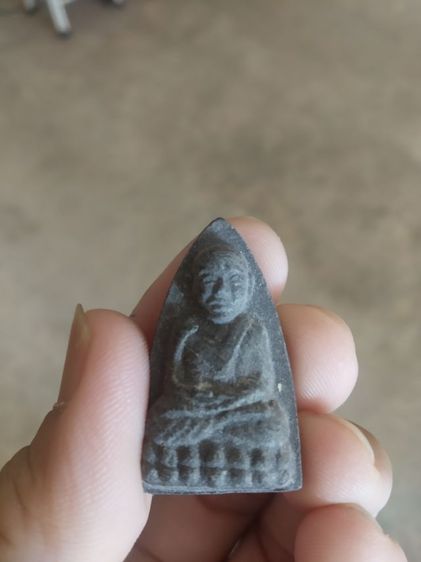 พระเนื้อว่านดำผสมผงพิมพ์เตารีด(พระพิมพ์พระหลวงปู่ทวด(วัดช้างให้จังหวัดปัตตานี)(พระใหม่ไม่ทราบรุ่น)(250415))พระบ้านพระเครื่องรางของมงคล รูปที่ 9