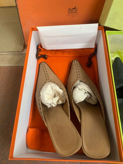 รองเท้าและกระเป๋าแบรนด์ รูปที่ 4