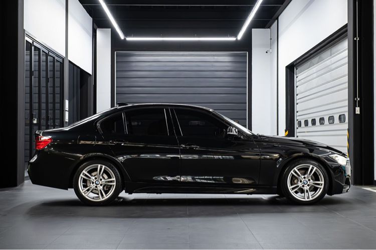 BMW Series 3 2015 320d Sedan ดีเซล ไม่ติดแก๊ส เกียร์อัตโนมัติ ดำ รูปที่ 3