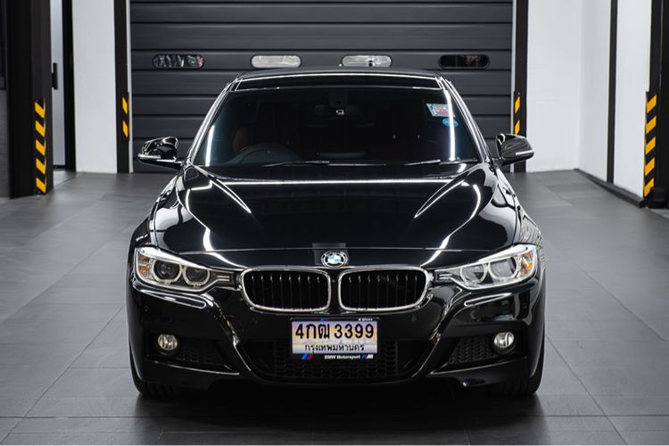 BMW Series 3 2015 320d Sedan ดีเซล ไม่ติดแก๊ส เกียร์อัตโนมัติ ดำ รูปที่ 2
