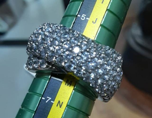 แหวนเงินแท้  ประดับคิวบิคไซโคเนีย CZ  สวยงาม  งานดี รูปที่ 4