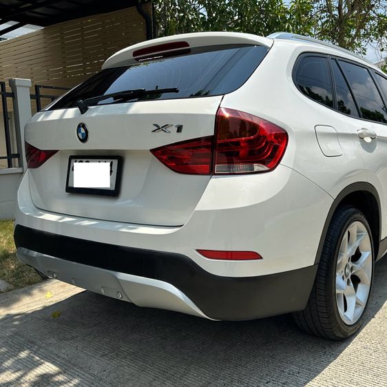 BMW X1 2015 2.0 sDrive18d xLine Sedan เบนซิน ไม่ติดแก๊ส เกียร์อัตโนมัติ ขาว รูปที่ 2