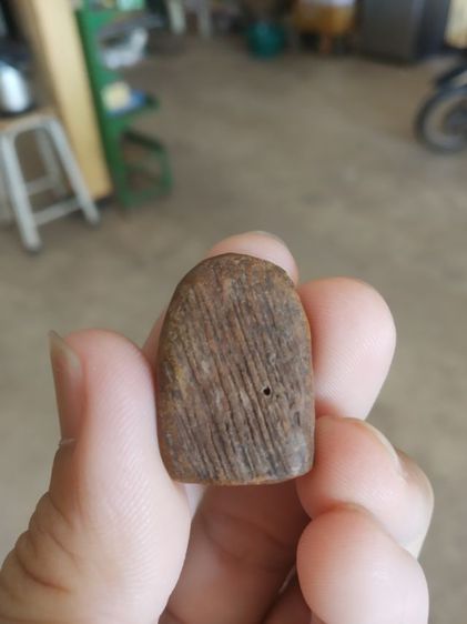 พระเนื้อดิน(พระพิมพ์พระซุ้มกอหลังเรียบ(ไม่สวยมีรอยแตกหัก)(ไม่ทราบพระเกจิที่สร้าง)(260401)(ไม่ทราบอายุและรุ่น))พระบ้านพระเครื่องรางของมงคล รูปที่ 9