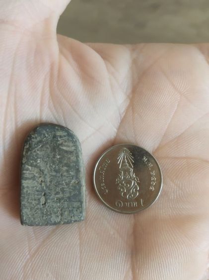 พระเนื้อดินพิมพ์เล็ก(พระพิมพ์พระซุ้มกอหลังเรียบเนื้อออกสีดำ(ไม่ทราบพระเกจิที่สร้าง)(ไม่ทราบอายุและรุ่น)(260404))พระบ้านพระเครื่องรางของมงคล รูปที่ 2