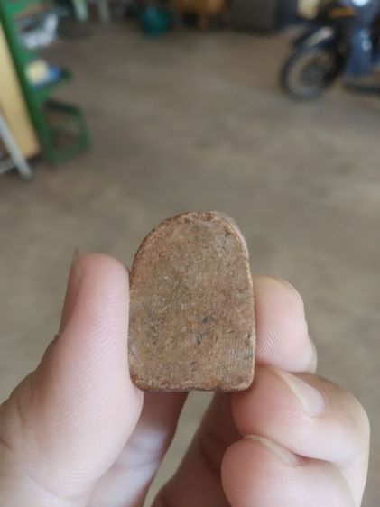 พระเนื้อดินพิมพ์เล็ก(พระพิมพ์พระซุ้มกอหลังเรียบเนื้อออกสีส้มดำ(ไม่ทราบพระเกจิที่สร้าง)(ไม่ทราบอายุและรุ่น)(260405))พระเครื่องรางของมงคล รูปที่ 12