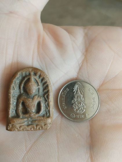 พระเนื้อดินพิมพ์กลาง(พระพิมพ์พระซุ้มกอหลังเรียบเนื้อออกสีน้ำตาลเข้ม(ไม่ทราบพระเกจิที่สร้าง)(ไม่ทราบอายุและรุ่น)(260406))พระเครื่องรางของมงคล รูปที่ 5