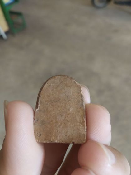 พระเนื้อดินพิมพ์กลาง(พระพิมพ์พระซุ้มกอหลังเรียบเนื้อออกสีน้ำตาลเข้ม(ไม่ทราบพระเกจิที่สร้าง)(ไม่ทราบอายุและรุ่น)(260406))พระเครื่องรางของมงคล รูปที่ 10