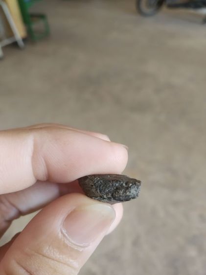 พระเนื้อดินผสมผงพิมพ์เล็ก(พระพิมพ์พระยอดขุนพล(พิมพ์นกปลา)(พระใหม่ไม่ทราบพระเกจิที่สร้าง)(ไม่ทราบอายุและรุ่น))พระบ้านพระเครื่องรางของมงคล รูปที่ 11