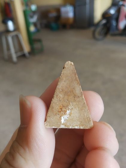 พระเนื้อว่านผสมผง(พระพิมพ์พระสมเด็จนางพญานั่งบนฐานบัวหลังเรียบ(ไม่ทราบพระเกจิที่สร้าง)(ไม่ทราบรุ่นและอายุ)(260408))พระเครื่องรางของมงคล รูปที่ 5