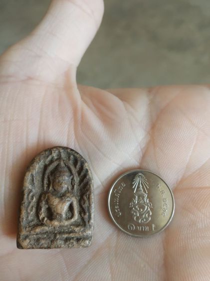 พระเนื้อดินพิมพ์กลาง(พระพิมพ์พระซุ้มกอหลังเรียบเนื้อออกสีดำแดง(ไม่ทราบพระเกจิที่สร้าง)(ไม่ทราบรุ่นและอายุ)(260409))พระเครื่องรางของมงคล รูปที่ 9