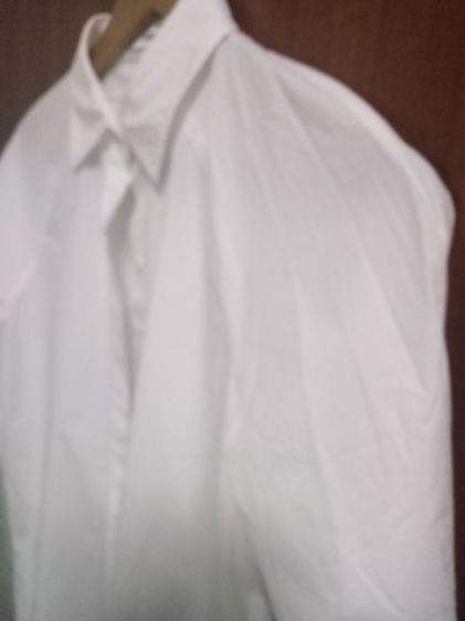 Jaspal White dress size XS เดรสแขนยาว สีขาวล้วน กระดุมหน้า ด้านหลังดีไซน์เก๋ ตามภาพ อก36 ยาว 33 แขนยาว 26 วัดจากไหล่ ไม่มีกระเป๋า สภาพดี  รูปที่ 3