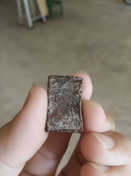 พระเนื้อดินผสมผงว่านพิมพ์เล็ก(พระพิมพ์พระสมเด็จหลังเรียบเนื้อออกสีดำ(ไม่ทราบพระเกจิที่สร้าง)(ไม่ทราบรุ่นและอายุ)(260410))พระเครื่องของมงคล รูปที่ 11