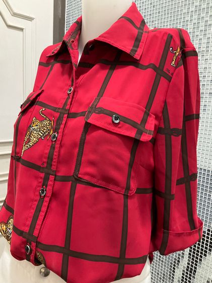 เสื้อสตรีแขนยาว สีแดง จากญี่ปุ่น ผ้าชีฟอง อก 40 ยาว 24 นิ้ว 100 บาท รูปที่ 2