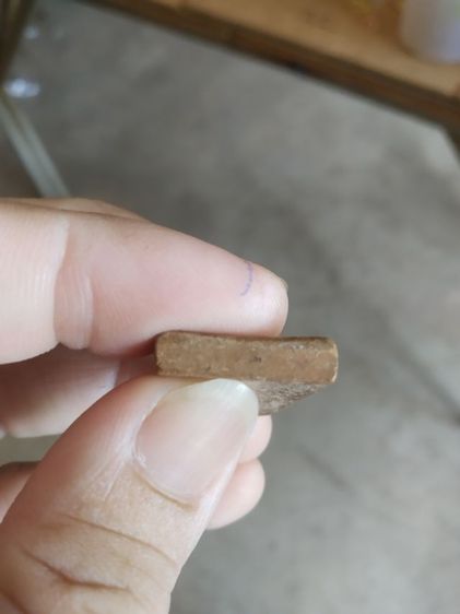 พระเนื้อดินพิมพ์กลาง(พระพิมพ์พระซุ้มกอหลังเรียบเนื้อออกสีน้ำตาล(พระใหม่ไม่ทราบเกจิที่สร้าง)(260413)(ไม่ทราบรุ่นและอายุ))พระเครื่องรางของมงคล รูปที่ 18