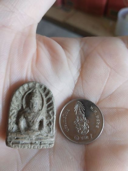 พระเนื้อดินพิมพ์กลาง(พระพิมพ์พระซุ้มกอหลังเรียบ(พระใหม่ไม่ทราบพระเกจิที่สร้าง)(260414)(ไม่ทราบรุ่นและอายุ))พระบ้านพระเครื่องรางของมงคล รูปที่ 7