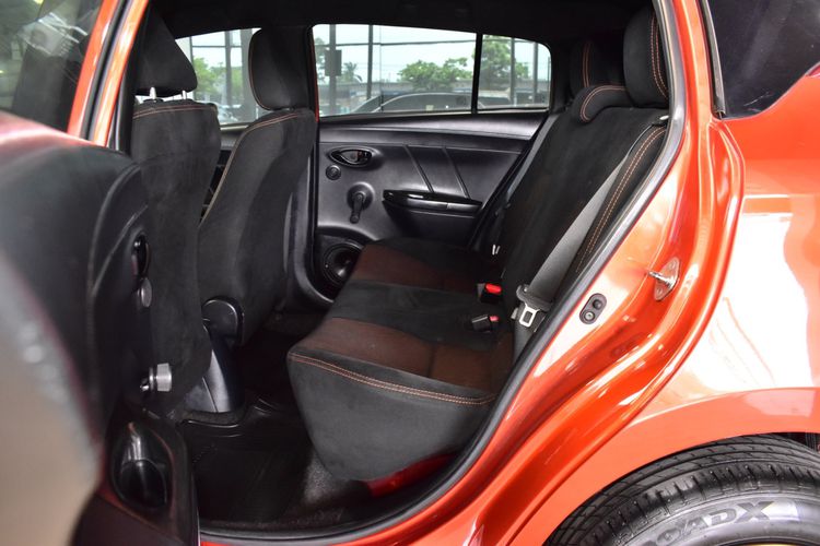 Toyota Yaris 2014 1.5 J Sedan เบนซิน ไม่ติดแก๊ส เกียร์อัตโนมัติ ส้ม รูปที่ 4