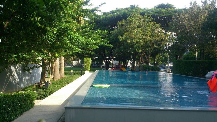 ขายด่วน พร้อมเฟอร์นิเจอร์อย่างดี และให้เช่า อินดี้บางนา (ซอยเอแบค กม.26)