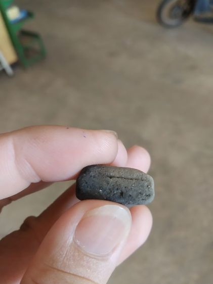 พระเนื้อดินเผา(พระพิมพ์พระนางพญาหลังเรียบเนื้อออกสีเทาดำ(พระใหม่ไม่ทราบพระเกจิที่สร้าง)(ไม่ทราบอายุและรุ่น)(270406))พระเครื่องรางของมงคล รูปที่ 15