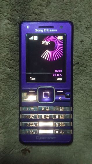 Sony​ Ericsson​ K770i​ สีม่วง​พร้อม​กรอบ​ รูปที่ 2