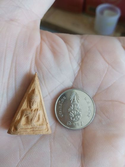 พระเนื้อดินผสมผงพิมพ์เล็ก(พระพิมพ์พระนางพญาหลังเรียบเนื้อออกสีน้ำตาลส้ม(พระใหม่ไม่ทราบพระเกจิที่สร้าง)(270410))พระบ้านพระเครื่องรางของมงคล รูปที่ 7