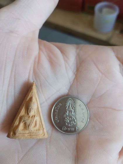 พระเนื้อดินผสมผงพิมพ์เล็ก(พระพิมพ์พระนางพญาหลังเรียบเนื้อออกสีน้ำตาลส้ม(พระใหม่ไม่ทราบพระเกจิที่สร้าง)(270410))พระบ้านพระเครื่องรางของมงคล รูปที่ 3