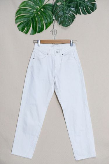 UNIQLO Tapered Ankle jeans 

กางเกงเอวสูงทรงโค้งเล็กน้อย แต่งขาดช่วงกระเป๋า สวยมาก สภาพใหม่กริบ ไม่มีตำหนิค่ะ
 รูปที่ 2