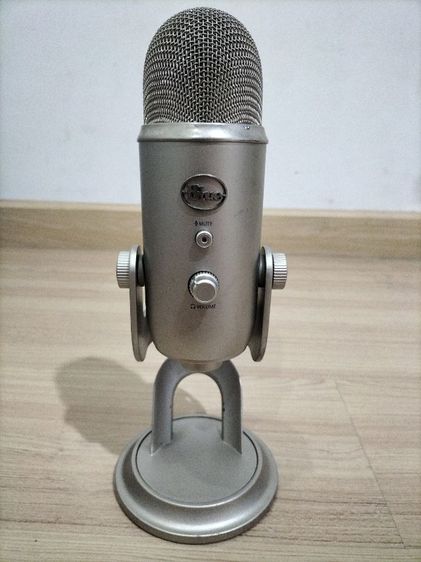 ขาย Blue yeti USB microphone ไมค์ condenser  ต่อ USB เข้าคอมได้เลย ใช้อัดเสียง แคสเกม พากย์เสียง อัด podcast สภาพ 85 ราคา 5500 บาท รูปที่ 3