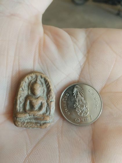 พระเนื้อดินพิมพ์เล็ก(พระพิมพ์พระซุ้มกอหลังเรียบ(ไม่ค่อยสวยไม่ทราบพระเกจิที่สร้าง)(ไม่ทราบอายุและรุ่น)(280401))พระเครื่องรางของมงคลพระบ้าน รูปที่ 2