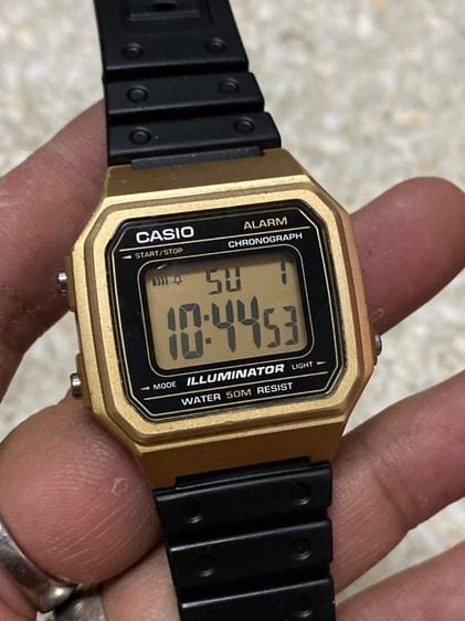 ทอง นาฬิกายี่ห้อ CASIO  ของแท้มือสอง  สายเปลี่ยนมาใหม่  350 รส 
