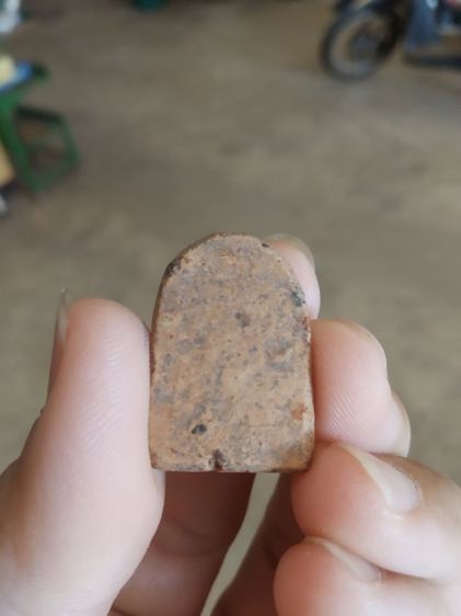 พระเนื้อดินพิมพ์กลาง(พระพิมพ์พระซุ้มกอหลังเรียบเนื้อออกสีน้ำตาลเข้ม(ไม่ทราบพระเกจิที่สร้างไม่ทราบอายุและรุ่น)(280405))พระเครื่องรางของมงคล รูปที่ 11