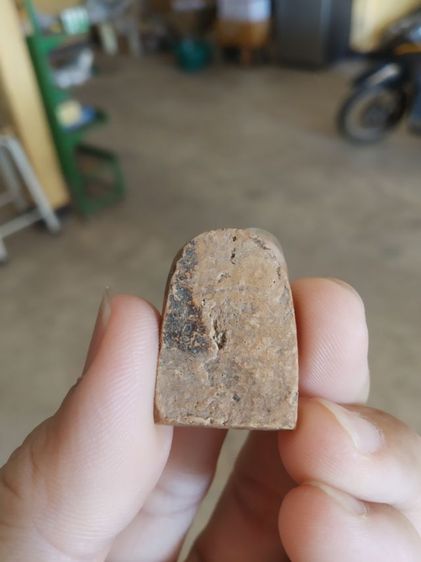 พระพระเนื้อดิน(พระพิมพ์พระซุ้มกอหลังเรียบ(ไม่ทราบพระเกจิที่สร้างไม่ทราบรุ่นและอายุ)(280406)สภาพไม่สวยขอคนรับได้)พระบ้านพระเครื่องรางของมงคล รูปที่ 10