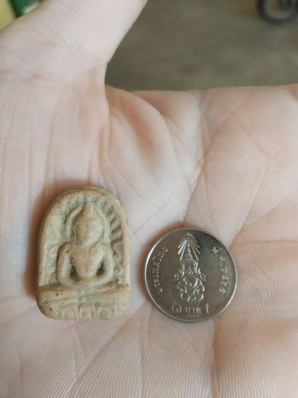 พระเนื้อดิน(พระพิมพ์พระซุ้มกอหลังเรียบหลังไม่ค่อยสวย(พระใหม่ไม่ทราบพระเกจิที่สร้าง)(ไม่ทราบรุ่น)(280407))พระบ้านพระเครื่องรางของมงคล รูปที่ 2