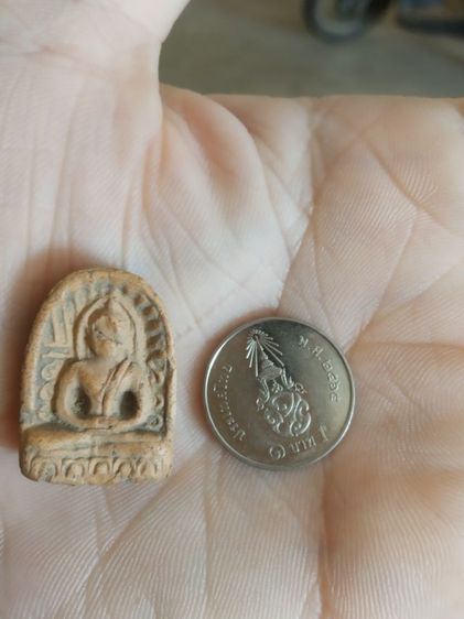 พระเนื้อดินพิมพ์กลาง(พระพิมพ์พระซุ้มกอหลังเรียบ(พระใหม่ไม่ทราบพระเกจิที่สร้างไม่ทราบรุ่นและอายุ)(280410))พระบ้านพระเครื่องรางของมงคล รูปที่ 6