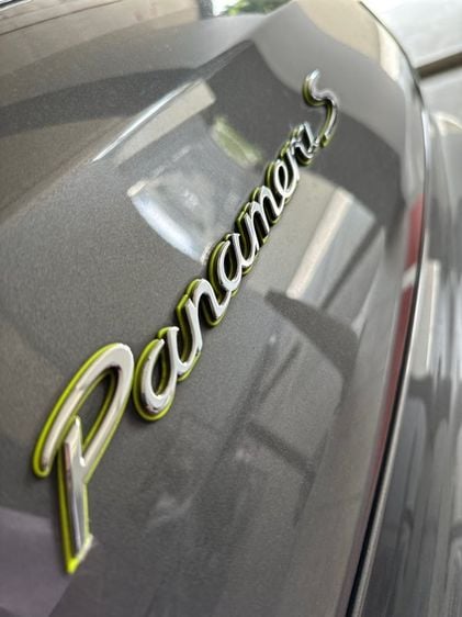 รถ Porsche Panamera 3.0 S E-Hybrid สี เทา