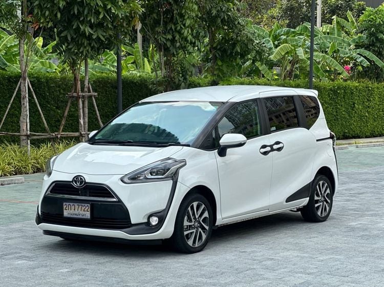 Toyota Sienta 2018 1.5 V Utility-car เบนซิน ไม่ติดแก๊ส เกียร์อัตโนมัติ ขาว