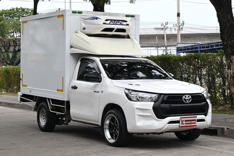 Toyota Hilux Revo 2021 2.4 Entry Pickup ดีเซล เกียร์ธรรมดา ขาว