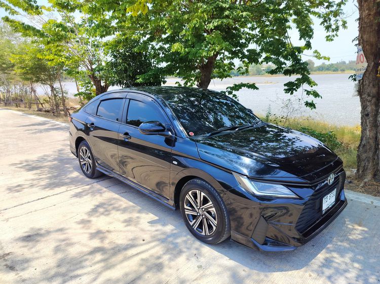 รถ Toyota Yaris ATIV 1.2 Smart สี ดำ