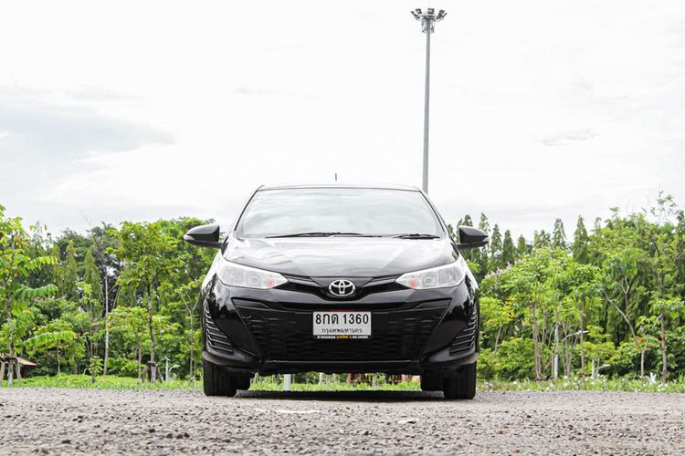 Toyota Yaris 2019 1.2 E Sedan เบนซิน ไม่ติดแก๊ส เกียร์อัตโนมัติ ดำ รูปที่ 2