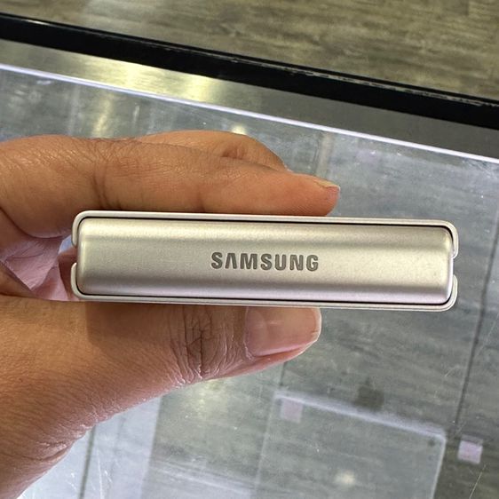 Samsung Z Flip3 128GB สีครีม เครื่องศูนย์🔥🔥 รูปที่ 12