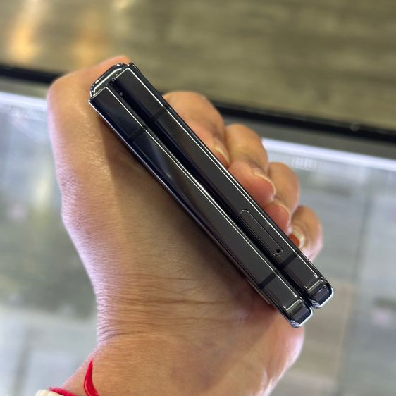 Samsung Z Flip5 256GB สีดำ เครื่องศูนย์ สภาพสวย จอ6.7นิ้ว แรม8รอม256 Snap8 Gen2 ประกันศูนย์ยาวๆ ครบยกกล่อง🔥🔥 รูปที่ 10