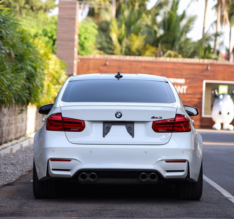 BMW M3 2017 3.2 Sedan เบนซิน ไม่ติดแก๊ส เกียร์อัตโนมัติ ขาว รูปที่ 4