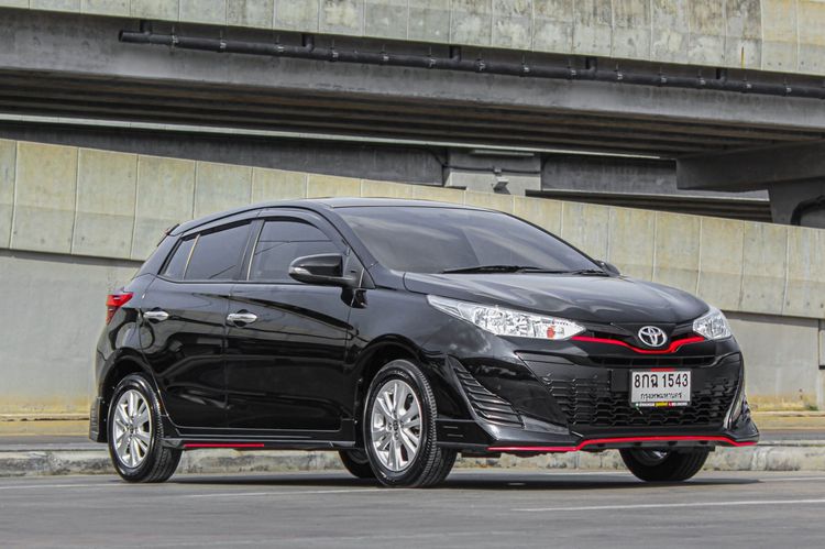 Toyota Yaris 2018 1.2 E Sedan เบนซิน ไม่ติดแก๊ส เกียร์อัตโนมัติ ดำ รูปที่ 2