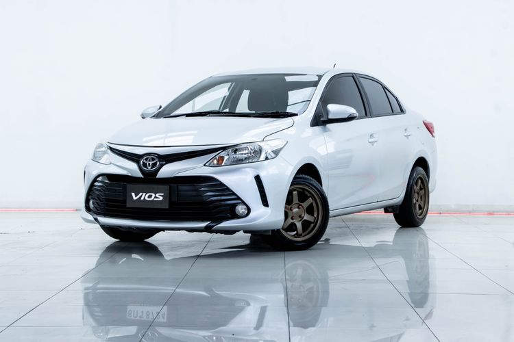 Toyota Vios 2017 1.5 E Sedan เบนซิน ไม่ติดแก๊ส เกียร์อัตโนมัติ เทา รูปที่ 2
