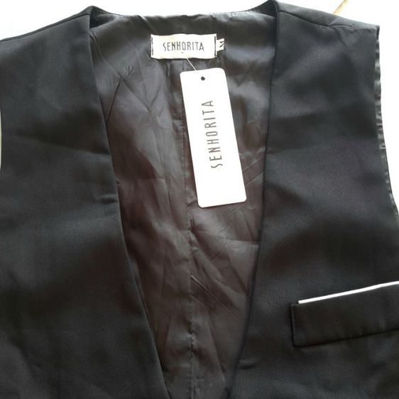 SENHORITA
brand Japan
black vests
nwt
🔴🔴🔴 รูปที่ 4