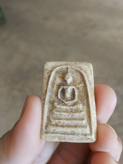 พระเนื้อว่านผสมผง(พระพิมพ์พระสมเด็จหลังเรียบ(ไม่ทราบอายุและรุ่น)(ไม่ทราบพระเกจิที่สร้าง)(290409)(หลังมีรอยชำรุด))พระบ้านพระเครื่องรางของมงคล รูปที่ 2