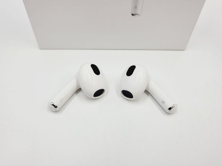  AirPods (3rd gen) with Lightning Charging Case รูปที่ 2