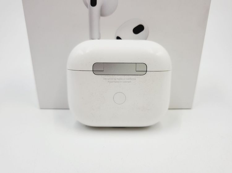  AirPods (3rd gen) with Lightning Charging Case รูปที่ 6
