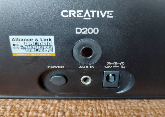ลำโพงบลูทูธ CREATIVE D200 Bluetooth Speaker สีดำเเบ็คเปียโน ไฟ220 รูปที่ 13