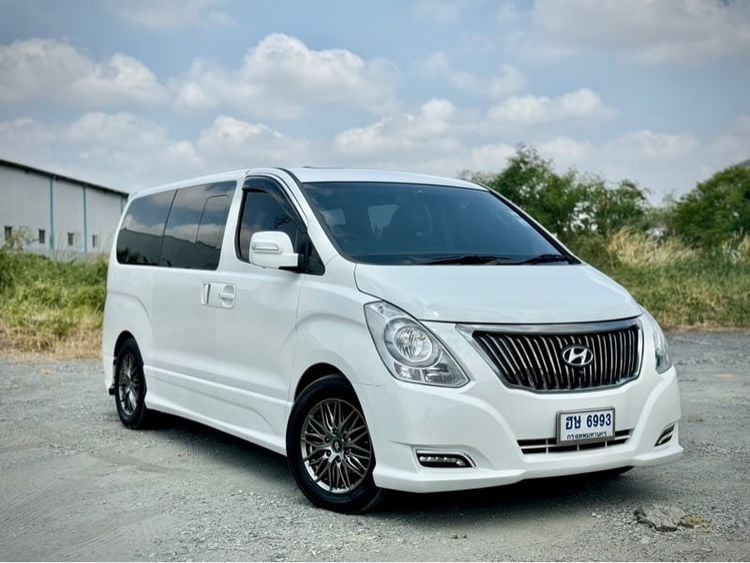 Hyundai H-1  2018 2.5 Limited II Van ดีเซล ไม่ติดแก๊ส เกียร์อัตโนมัติ ขาว